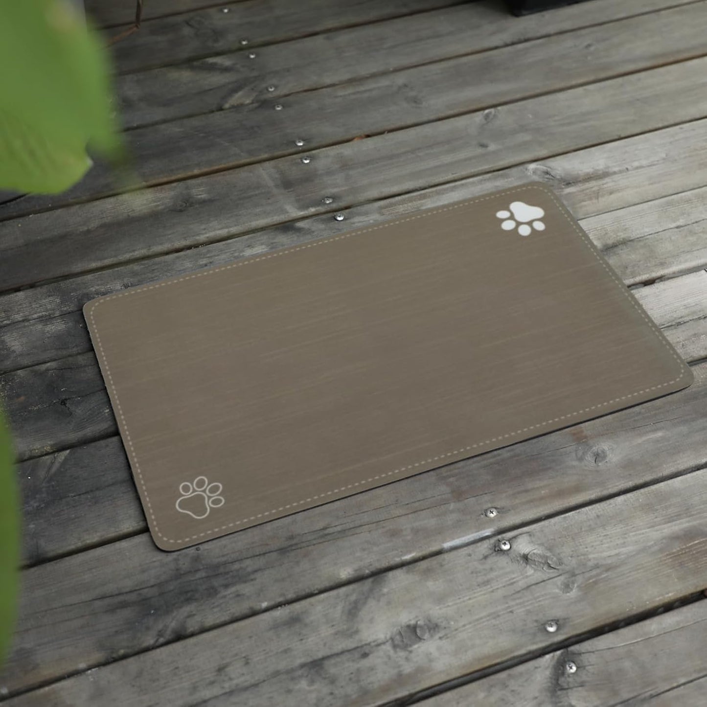 Le courant Pet Feeding Mat Absorbent Non-Slip Pet Placemat for Feeding Bowl, with Waterproof Rubber Backing, Quick Dry Water Dispenser Mat for Dog and Cat,Brown.Dog Paw-11.8x19.7 in