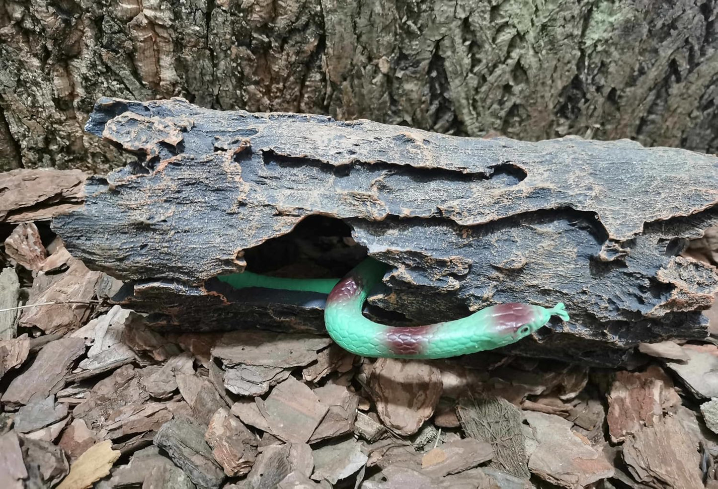 Reptile Hide Bark Texture,Snake Hide,Bearded Dragon Basking Platform,Aquarium Decor for Amphibians,Leopard Gecko,Lizard,Turtle,Tortoise,Betta Fish,Spider,Scorpion,Axolotl